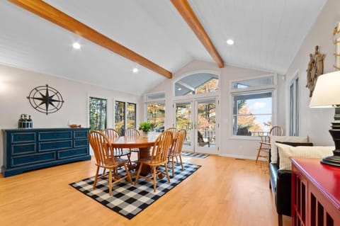 Private Home 2 miles to Downtown Bellaire House in Torch Lake