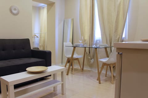 Living room, Seating area, Dining area