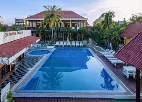 Swimming pool
