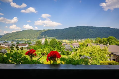 View (from property/room), View (from property/room), Lake view, Mountain view, Sea view