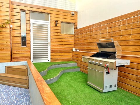 Property building, BBQ facilities, Swimming pool