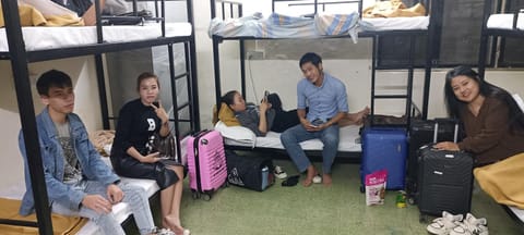 group of guests, bunk bed