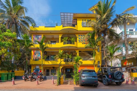 Property building, Day, City view, Street view, Location