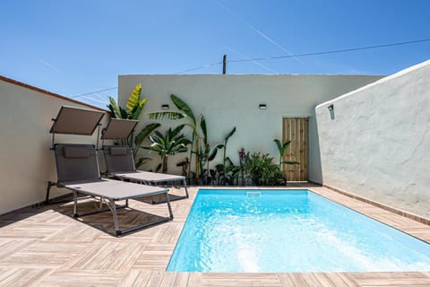 Property building, Swimming pool