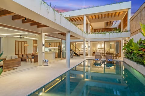 Property building, Swimming pool