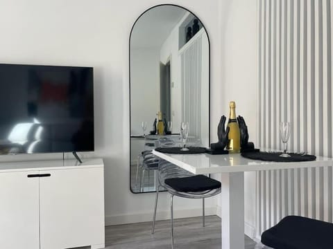 TV and multimedia, Dining area