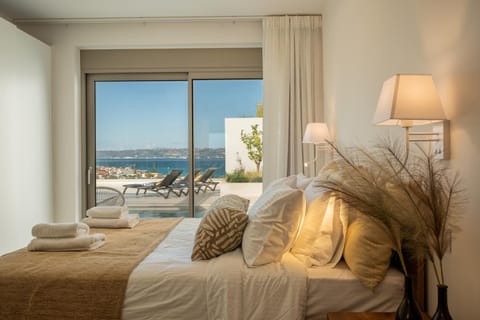 Bedroom, Pool view, Sea view