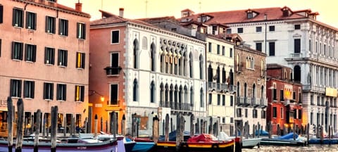 Property building, Day, Activities, City view, Location