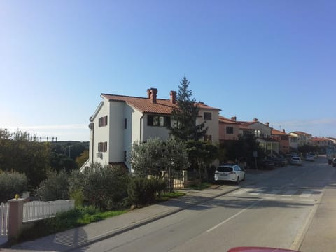 Property building, Facade/entrance, City view, Street view