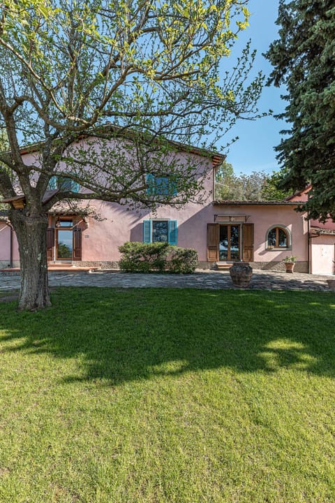 Property building, Facade/entrance, Day, Garden, Garden view