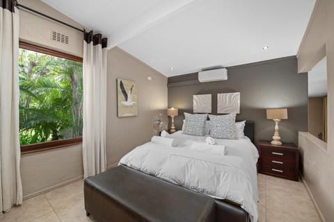 Bed, Bedroom, air conditioner