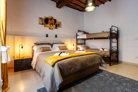 Bedroom, bunk bed