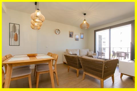 Communal lounge/ TV room, Dining area