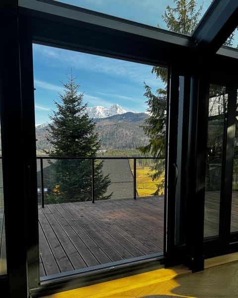 Balcony/Terrace, Mountain view