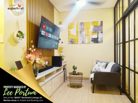 Communal lounge/ TV room, TV and multimedia, Living room, Seating area, Evening entertainment