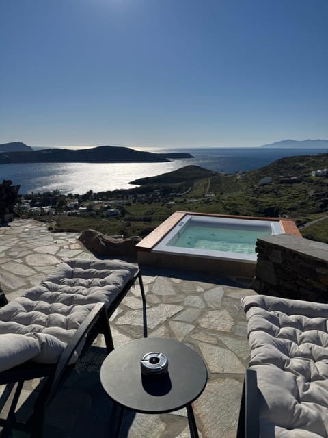 Day, Hot Tub, Balcony/Terrace, Sea view, sunbed