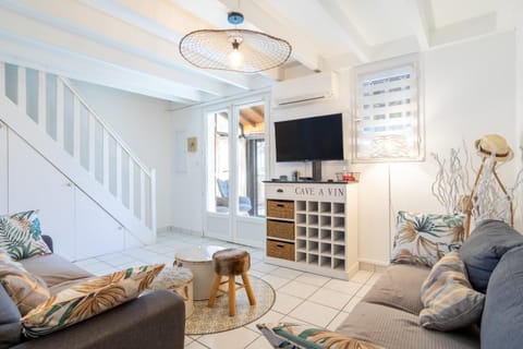 Property building, Living room