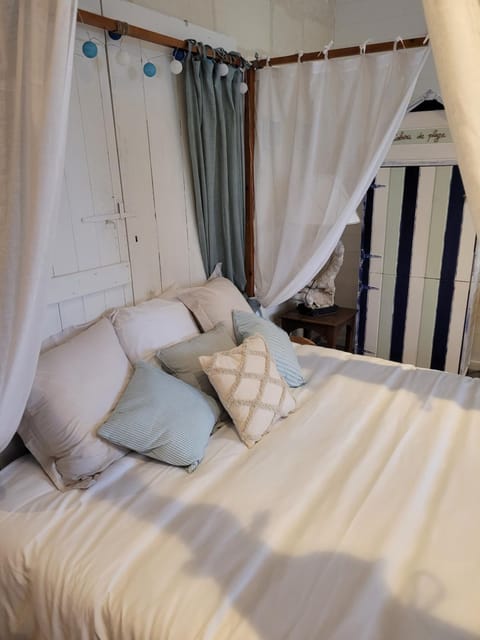 Bed, Photo of the whole room, Bedroom, Swimming pool, Breakfast