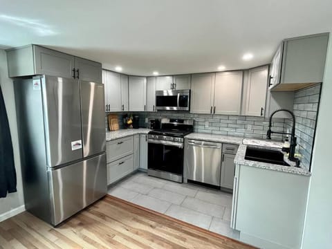 2 Bed Berkshire Getaway @ Stephentown Hotel Apartment in Hancock