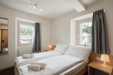 Property building, Bed, Photo of the whole room, Bedroom, towels