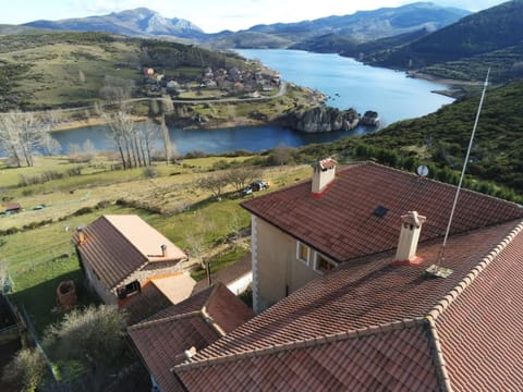 Property building, Bird's eye view, Lake view, Landmark view, Mountain view