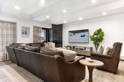 Lodge at 100 W Beaver Creek Blvd 605 House in Avon