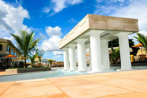 Day, Swimming pool