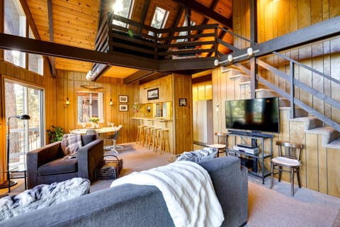 3 Mi to Big Trees State Park Cabin with Deck Cabin in Dorrington