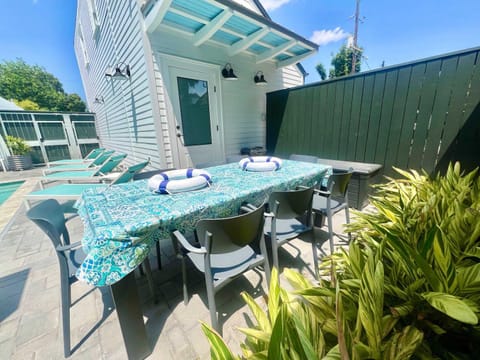 The Moon Quonset Hut Vacation Rental Heated & Chilled Pool House in Ninth Ward