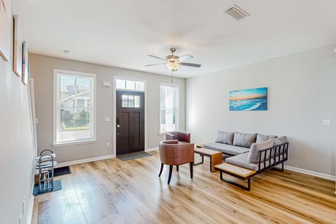 Walk to Eats! Family Hideaway 16 Mi to PCB House in Bay County