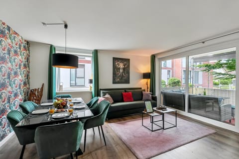 Living room, Seating area, Dining area