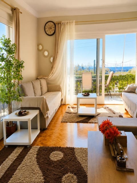 Natural landscape, View (from property/room), Balcony/Terrace, Living room, Seating area, Sea view