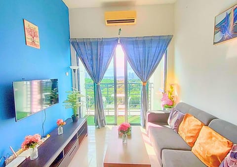 Communal lounge/ TV room, TV and multimedia, Living room, Seating area, Evening entertainment, air conditioner