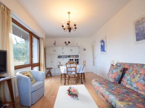 Charmant appartement proche du lac avec Wi-Fi et parking à Évian-les-Bains - FR-1-498-96 Apartment in Évian-les-Bains