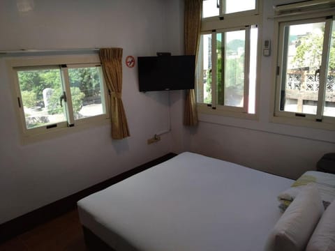 Bed, TV and multimedia, Photo of the whole room, Bedroom, air conditioner