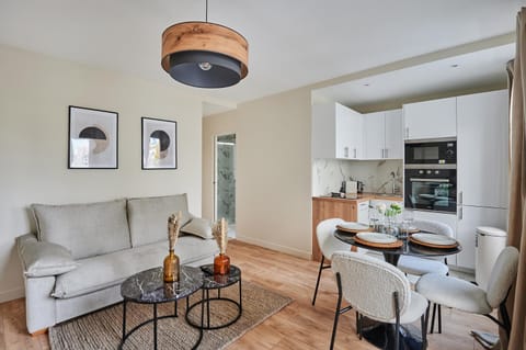 Kitchen or kitchenette, Seating area, Dining area