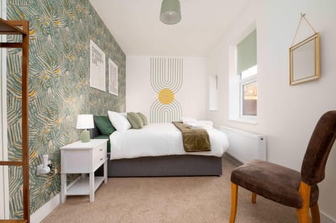 Bed, Photo of the whole room, Bedroom