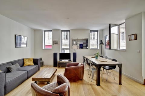 Communal lounge/ TV room, Living room