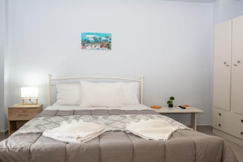 Bed, Photo of the whole room, Bedroom, wardrobe