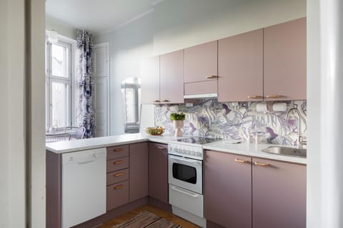 Lovely Vintage Suite, autohalli Apartment in Helsinki