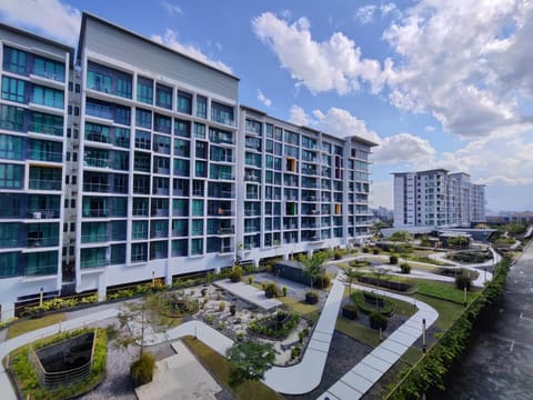 Property building, Day, City view, Location