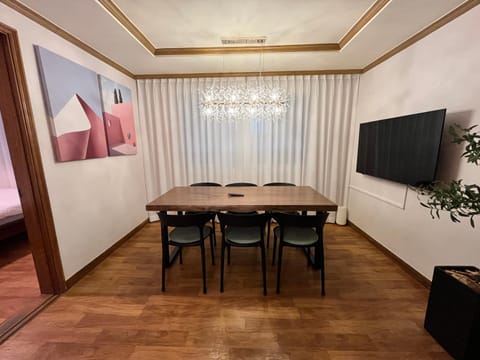TV and multimedia, Dining area
