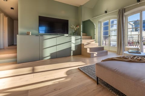 TV and multimedia, Photo of the whole room