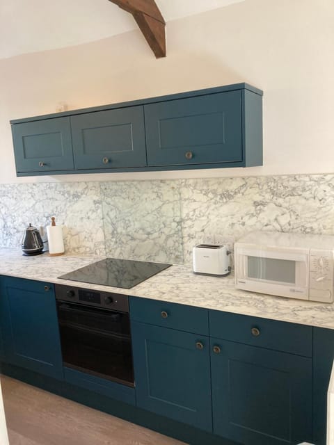 Peaceful Open-Plan Cottage With A View House in Wellington