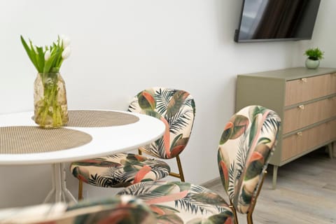 TV and multimedia, Dining area