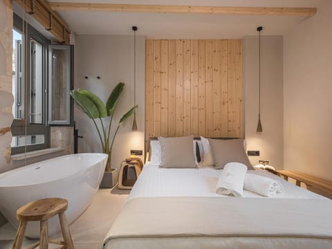 Bed, Photo of the whole room, Bedroom, Bath, towels