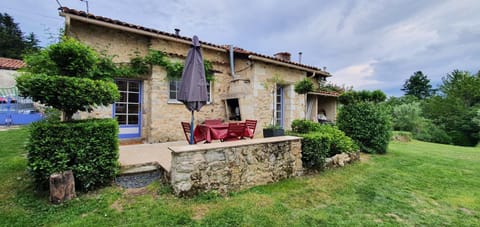 Property building, Patio, BBQ facilities, Garden, Garden view