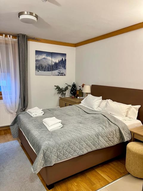 Bed, Living room, Bedroom
