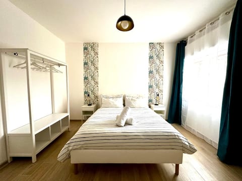 Bed, Photo of the whole room, Bedroom, towels, wardrobe