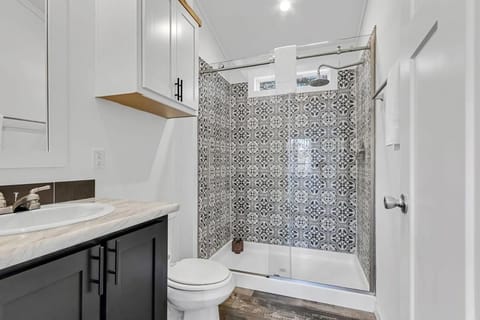 Tiny House Near Hiking- Green Mountain Getaway House in Owens Cross Roads